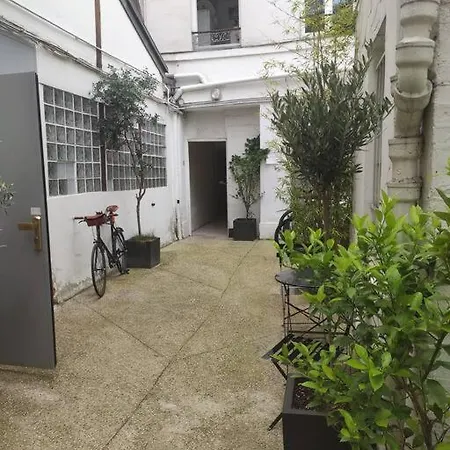 Apartament Charming In The Center Of Paryż