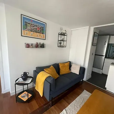 Apartament Charming In The Center Of Paryż